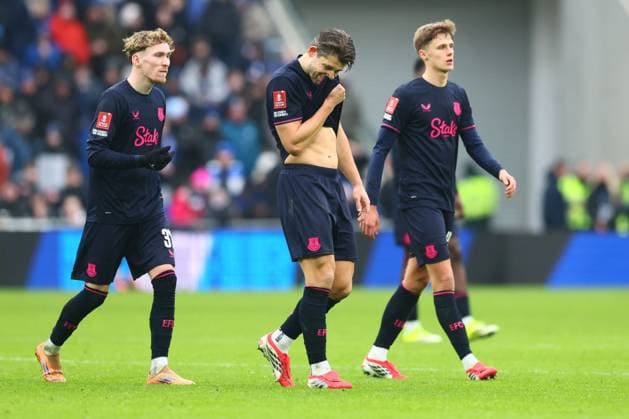James Tarkowski of Everton looks dejected Everton v Sunderland, Emirates FA Cup, Third Round, Football, Hill Dickinson Stadium, Liverpool, UK - 10 Jan 2026Liverpool Hill Dickinson Stadium United Kingdom EDITORIAL USE ONLY No use with unauthorised audio, video, data, fixture lists, club league logos or live services. Online in-match use limited to 120 images, no video emulation. No use in betting, games or single club league player publications. Copyright: xPaulxCurrie Shutterstockx 16246180aw