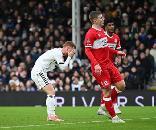 Fulham v Middlesbrough Emirates FA Cup Harrison Reed of Fulham holds his head after heading straight at the keeper during the Emirates FA Cup Third Round match at Craven Cottage, London 10 01 2026 UK Newspapers OUT Copyright: xNigelxBramleyx FIL-22780-0023