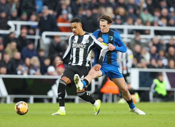 Newcastle Upon Tyne, England, 10th January 2026. Jacob Ramsey of Newcastle United (l) tackled by Alex Scott of Bournemouth (r) during the Newcastle United vs AFC Bournemouth FA Cup match at St. James Park, Newcastle Upon Tyne. Picture credit should read: Nigel Roddis Sportimage EDITORIAL USE ONLY. No use with unauthorised audio, video, data, fixture lists, club league logos or live services. Online in-match use limited to 120 images, no video emulation. No use in betting, games or single club league player publications. SPI_025_NR_NEWC_BOUR SPI-4441-0025