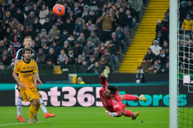 Pisa s Simone Scuffet saves the ball during Udinese Calcio vs Pisa SC, Italian soccer Serie A match in Udine, Italy, January 10 2026  Copyright: xAlessioxMarini IPAxSportx xipa-agency.netx xx IPA_69886388 IPA_Agency_IPA69886388