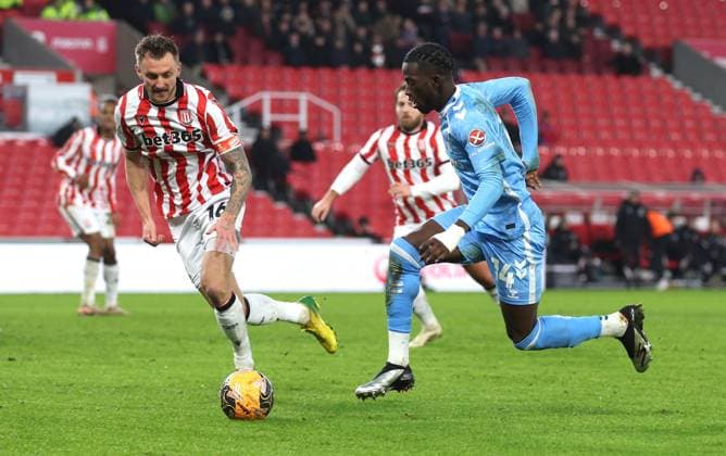 Romain Esse of Coventry City Stoke City v Coventry City, Emirates FA Cup, Third Round, Football, Bet365 Stadium, Stoke-on-Trent, UK - 10 Jan 2026Stoke-on-Trent Bet365 Stadium United Kingdom EDITORIAL USE ONLY No use with unauthorised audio, video, data, fixture lists, club league logos or live services. Online in-match use limited to 120 images, no video emulation. No use in betting, games or single club league player publications.  Copyright: xKieranxMcManus Shutterstockx 16246248ck