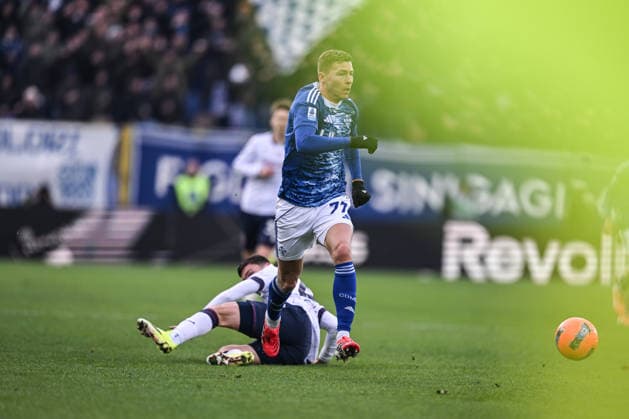 Ignace Van der Brempt of Calcio Como in action during the Italian Serie A football match between Calcio Como and Bologna FC on January 10th, 2026 at the Giuseppe Senigallia stadium in Como, Italy  Copyright: xTizianoxBallabio IPAxSportx xipa-agency.netx xx IPA_69888273 IPA_Agency_IPA69888273