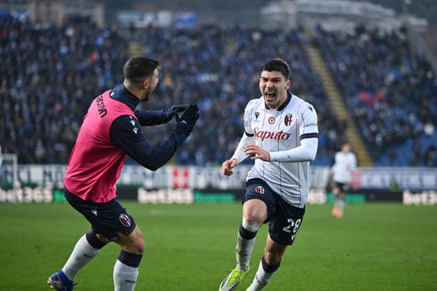 Nicolo Cambiaghi of Bologna FC celebrating after a goal during the Italian Serie A football match between Calcio Como and Bologna FC on January 10th, 2026 at the Giuseppe Senigallia stadium in Como, Italy  Copyright: xTizianoxBallabio IPAxSportx xipa-agency.netx xx IPA_69888574 IPA_Agency_IPA69888574