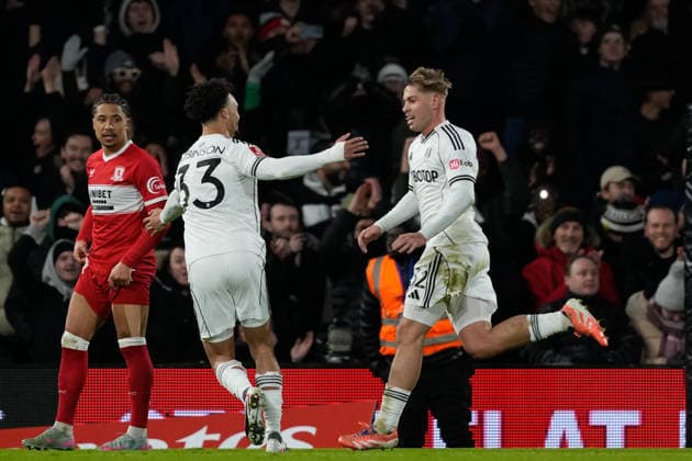 Fulham v Middlesbrough, FA Cup, 3rd Round GOAL 2-1 Fulham midfielder Emile Smith Rowe (32) strikes and celebrates his goal during the FA Cup match between Fulham and Middlesbrough at Craven Cottage, London, UK on 10 January 2026. London Craven Cottage Greater London UK Editorial use only DataCo restrictions apply See www.football-dataco.com , Copyright: xStephenxFlynnx PSI-23565-0071