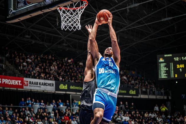 10 01 2026, xhfmx, Basketball easyCredit BBL Bundesliga, Frankfurt Skyliners NINERS Chemnitz Jeadon LeDee Skyliners Frankfurt with a Dunk DFL DFB REGULATIONS PROHIBIT ANY USE OF PHOTOGRAPHS as IMAGE SEQUENCES and or QUASI VIDEO Frankfurt am Main