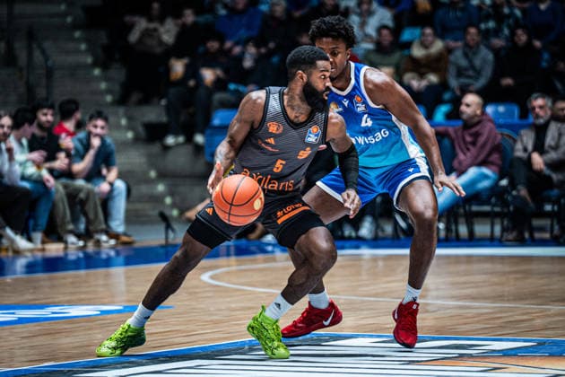 10 01 2026, xhfmx, Basketball easyCredit BBL Bundesliga, Frankfurt Skyliners NINERS Chemnitz v l Corey Davis Niners Chemnitz , Nahiem Alleyne Skyliners Frankfurt DFL DFB REGULATIONS PROHIBIT ANY USE OF PHOTOGRAPHS as IMAGE SEQUENCES and or QUASI VIDEO Frankfurt am Main