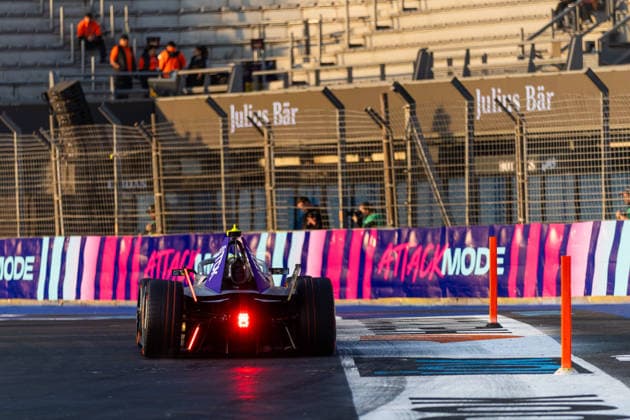 2025 FORMULA E MEXICO CITY ePRIX 94 WEHRLEIN Pascal (ger), Porsche Formula E Team, Porsche 99X Electric, action during the the Mexico City Paulo ePrix, 2nd round of the 2025-26 ABB FIA Formula E World Championship, WM, Weltmeisterschaft on the Autodromo Hermanos Rodriguez from January 8 to 10, 2025 in Mexico City, Mexico - Mexico CityMexico  Copyright: xDamienxDoumerguex