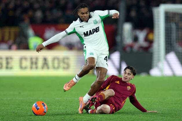 CALCIO - Serie A - AS Roma vs US Sassuolo Rome, Italy - January 10, 2026: Armand Lauriente of Sassuolo, Niccolo Pisilli of A.S. Roma seen in action during the Serie A Enilive 2025-2026 football match between AS Roma vs US Sassuolo at Olympic Stadium. Rome Italy  Copyright: xIPAxSport ABACAx