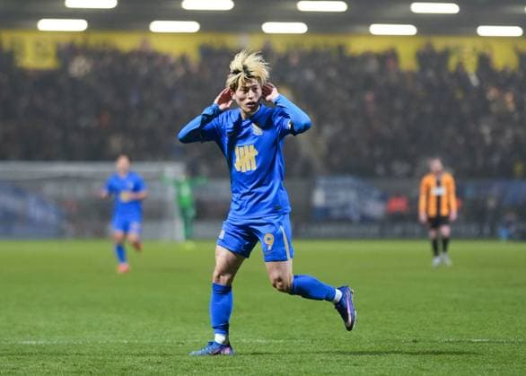 Kyogo Furuhashi of Birmingham City celebrates scoring the second goal Cambridge United v Birmingham City, Emirates FA Cup, Third Round, Football, Cledara Abbey Stadium, Cambridge, UK - 10 Jan 2026Cambridge Cledara Abbey Stadium United Kingdom EDITORIAL USE ONLY No use with unauthorised audio, video, data, fixture lists, club league logos or live services. Online in-match use limited to 120 images, no video emulation. No use in betting, games or single club league player publications.  Copyright: xJedxLeicester Shutterstockx 16246307z
