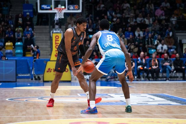 Kostja Mushidi Niners Chemnitz, 11 William Christmas Skyliners Frankfurt, 08 GER, BBL, Skyliners Frankfurt vs Niners Chemnitz, SV Basketball, 1 Bundesliga, 15 Matchday, Season 2025 2026 10 01 2026 Eibner Pressefoto Attila Ziga GER, BBL, Skyliners Frankfurt vs Niners Chemnitz, SV Basketball, 1 Bundesliga, 15 Matchday, Season 2025 2026 10 01 2026 Frankfurt am Main Copyright: xEibner-Pressefotox EP_AZA