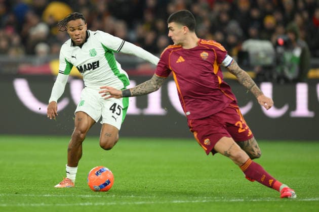 Foto IPP Roberto Ramaccia Roma 10 1 2026 Campionato di Calcio Serie A 2025 2026 Roma vs Sassuolo Nella foto Armand Lauriente e Gianluca Mancini Italy Photo Press - World Copyright Roma italy Italia ITALY  Copyright: xR4924_italyphotopressx