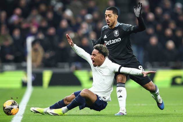 Tottenham Hotspur v Aston Villa, Emirates FA Cup Youri Tielemans of Aston Villa tackles Wilson Odobert of Tottenham Hotspur during the Tottenham Hotspur v Aston Villa Emirates FA Cup Third Round match at the Tottenham Hotspur Stadium, London, England on 10 January 2026 Credit: Ian Stephen Every Second Media Editorial use only. All images are copyright Every Second Media Limited. No images may be reproduced without prior permission. All rights reserved. Premier League and Football League images are subject to licensing agreements with Football DataCo Limited. see https: www.football-dataco.com Copyright: xIMAGO EveryxSecondxMediax ESM-1742-0031 IanxStephenx xEveryxSecondxMediax