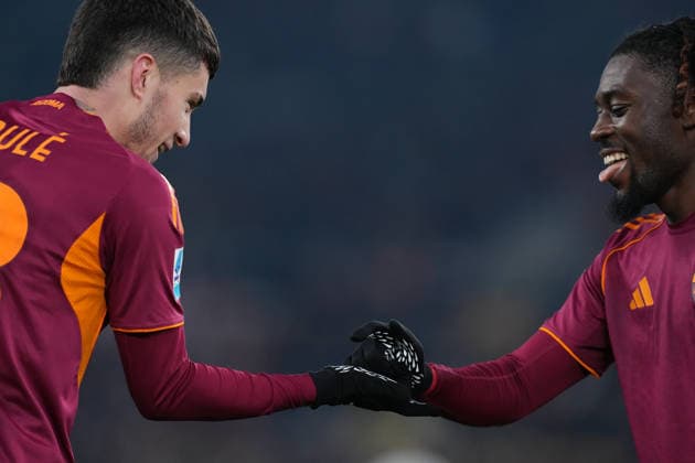 Roma™s Matias Soulen Roma™s Manu Kone celebrates after scoring during the Serie A EniLive soccer match between Roma and Sassuolo at the Rome s Olympic stadium, Italy - Saturday January 10, 2026 - Soccer ( Photo by Alfredo Falcone LaPresse )  Copyright: xAlfredoxFalcone LaPressex
