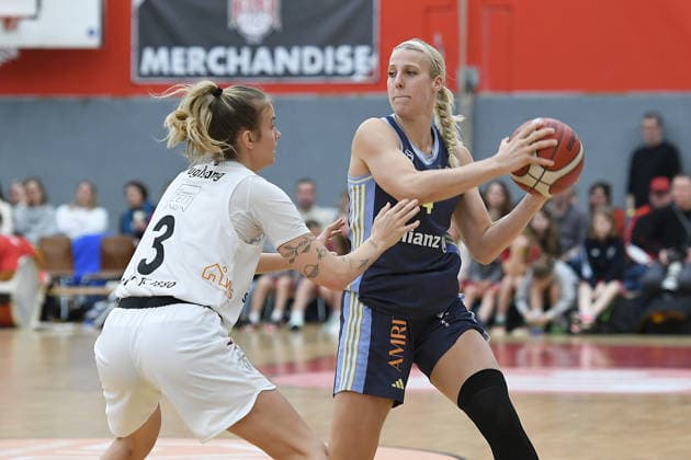 Basketball Women 1 Bundesliga 14 Matchday Herne TC Alba Berlin on 10 01 2026 at the H2K Arena in Herne Sofie Fuglsang Olsen Herne , left Marie Bertholdt Berlin , right xRx
