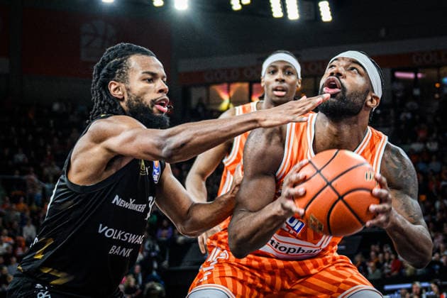 Neu Ulm, Germany, 10 01 26 Chip Flanigan Basketball Loewen Braunschweig and Malik Osborne ratiopharm ulm battle for the ball during the Basketball Bundesliga match between ratiopharm ulm vs Basketball Loewen Braunschweig at ratiopharm Arena on January 10, 2026 in Neu Ulm, Germany Photo by Harry Langer DeFodi Images ratiopharm Arena, Germany, 10 01 26 Chip Flanigan Basketball Loewen Braunschweig and Malik Osborne ratiopharm ulm battle for the ball during the Basketball Bundesliga match between ratiopharm ulm vs Basketball Loewen Braunschweig at Neu Ulm on January 10, 2026 in ratiopharm Arena, Germany Photo by Harry Langer DeFodi Images Photo by Harry Langer DeFodi Images