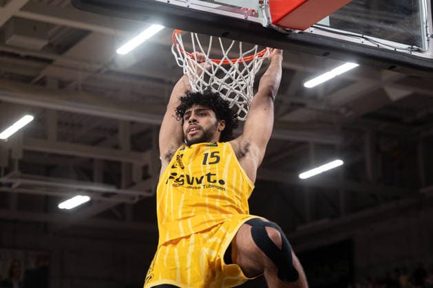 Phoenix Hagen Artland Dragons, Herren, 2 Bundesliga, Barmer 2 Basketball Bundesliga, pro A, 17 Spieltag, Spielzeit 2025 2026, 10 01 2026 Patrick Emilien Tigers Tuebingen, 15 beim Dunking