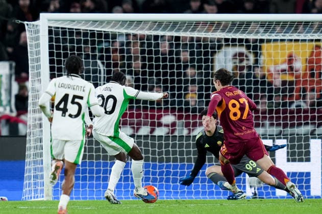 AS Roma v US Sassuolo - Serie A Enilive Ismael Kone of US Sassuolo misses to score first goal during the Serie A Enilive match between AS Roma and US Sassuolo at Stadio Olimpico on January 10, 2026 in Rome, Italy. Rome Stadio Olimpico Lazio Italy Copyright: xGiuseppexMaffiax 260110SERIEA_Roma-Sassuolo_GM_07018