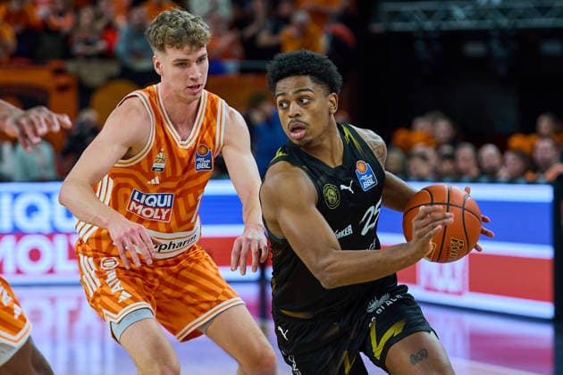 Tobias Jensen ratiopharm ulm, 07 , Grant Sherfield Basketball Loewen Braunschweig, 25 GER, ratiopharm ulm vs Basketball Loewen Braunschweig, Basketball, 15 Matchday, EasyCredit Bundesliga, Season 2025 2026, 10 01 2026 GER, ratiopharm ulm vs Basketball Loewen Braunschweig, Basketball, 15 Matchday, EasyCredit Bundesliga, Season 2025 2026, 10 01 2026 New Ulm Copyright: xEibner-Pressefoto GeraldxOelze-dexStoppanyx EP_ODS