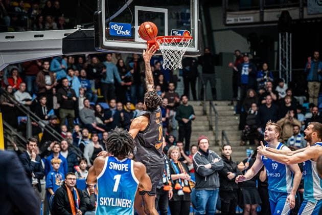 10 01 2026, xhfmx, Basketball easyCredit BBL Bundesliga, Frankfurt Skyliners NINERS Chemnitz Kevin Yebo Niners Chemnitz DFL DFB REGULATIONS PROHIBIT ANY USE OF PHOTOGRAPHS as IMAGE SEQUENCES and or QUASI VIDEO Frankfurt am Main