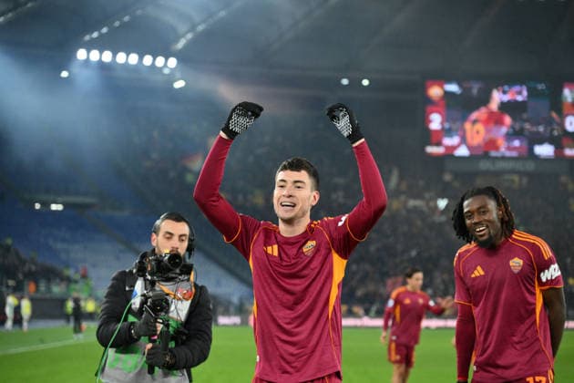 CALCIO - Serie A - AS Roma vs US Sassuolo Matias Soule of AS Roma celebrates after scoring goal 2-0 during the match of 20th day of the Serie A Championship between A.S.Roma and U.S.Sassuolo at the Olimpico Stadium on Jan 10, 2026 in Rome, Italy. during AS Roma vs US Sassuolo, Italian soccer Serie A match in Rome, Italy, January 10 2026 Rome Italy  Copyright: xIPAxSport ABACAx