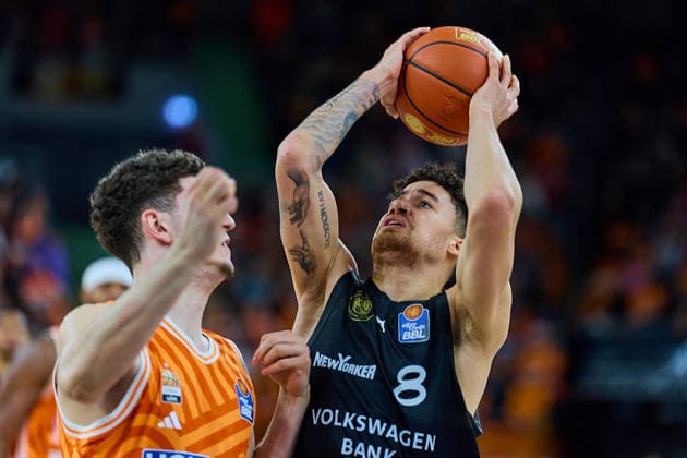 Diego Garavaglia ratiopharm ulm, 23 , Joshua Obiesie Basketball Loewen Braunschweig, 08 , GER, ratiopharm ulm vs Basketball Loewen Braunschweig, Basketball, Matchday 15, EasyCredit Bundesliga, Season 2025 2026, 10 01 2026 GER, ratiopharm ulm vs Basketball Loewen Braunschweig, Basketball, Matchday 15, EasyCredit Bundesliga, Season 2025 2026, 10 01 2026 Neu Ulm Copyright: xEibner-Pressefoto GeraldxOelze-dexStoppanyx EP_ODS