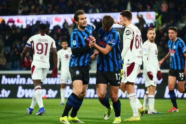 January 10, 2026, Bergamo, Lombardia: Atalanta s Charles De Ketelaere (R) celebrates after goal 1-0 during the Italian Serie A soccer match Atalanta BC vs Torino FC at the New Balance Arena in Bergamo, Italy, 10 January 2026..ANSA MICHELE MARAVIGLIA. Serie A: Atalanta-Torino  - ZUMAa110 20260110_zaf_a110_068 Copyright: xMichelexMaravigliax