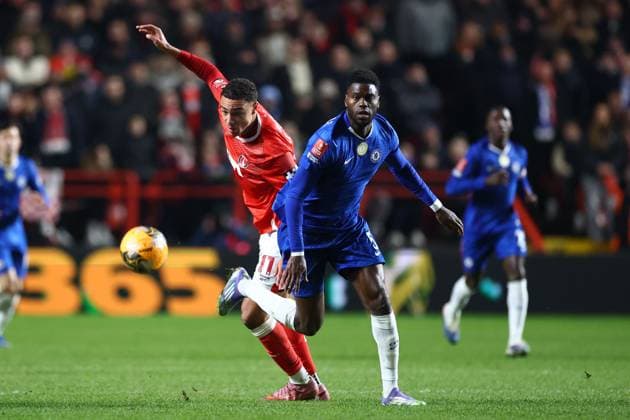 Miles Leaburn of Charlton Athletic under pressure from Benoit Badiashile of Chelsea Charlton Athletic v Chelsea, Emirates FA Cup, Third Round, Football, The Valley, London, UK - 10 Jan 2026London The Valley United Kingdom EDITORIAL USE ONLY No use with unauthorised audio, video, data, fixture lists, club league logos or live services. Online in-match use limited to 120 images, no video emulation. No use in betting, games or single club league player publications.  Copyright: xSimonxDael Shutterstockx 16246325ak