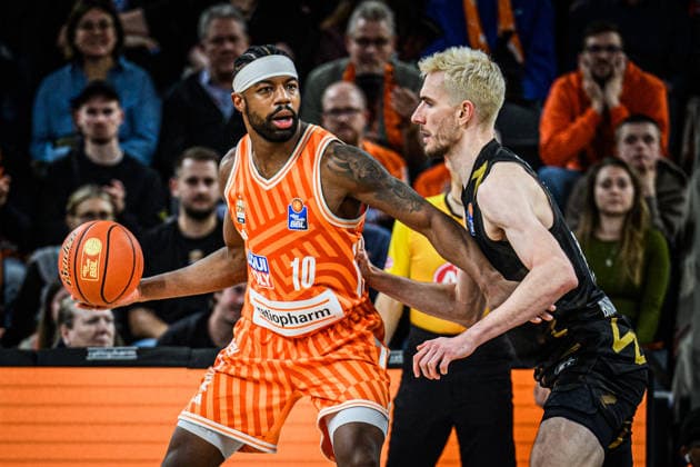 Neu Ulm, Germany, 10 01 26 Malik Osborne ratiopharm ulm and Philipp Hartwich Basketball Loewen Braunschweig in a duel during the Basketball Bundesliga match between ratiopharm ulm vs Basketball Loewen Braunschweig at ratiopharm Arena on January 10, 2026 in Neu Ulm, Germany Photo by Harry Langer DeFodi Images ratiopharm Arena, Germany, 10 01 26 Malik Osborne ratiopharm ulm and Philipp Hartwich Basketball Loewen Braunschweig battle for the ball during the Basketball Bundesliga match between ratiopharm ulm vs Basketball Loewen Braunschweig at Neu Ulm on January 10, 2026 in ratiopharm Arena, Germany Photo by Harry Langer DeFodi Images Photo by Harry Langer DeFodi Images
