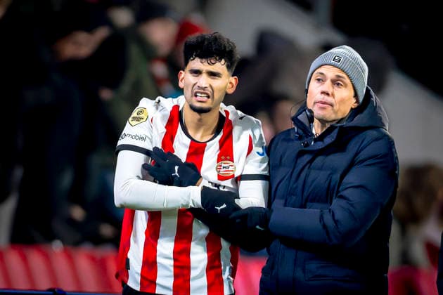 PSV Eindhoven forwarder Ricardo Pepi gets injured during the match PSV Eindhoven vs Excelsior Rotterdam at the Philips stadium for the Dutch Vriendenloterij Eredivisie season 2025 2026 in EINDHOVEN, Netherlands on 10 january 2026, photo by Marcel van Dorst EYE4images DeFodi Images