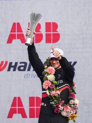 2025 FORMULA E MEXICO CITY ePRIX MORTARA Edoardo (swi), Mahindra Racing, Mahindra M12Electro, portrait podium, portrait during the the Mexico City Paulo ePrix, 2nd round of the 2025-26 ABB FIA Formula E World Championship, WM, Weltmeisterschaft on the Autodromo Hermanos Rodriguez from January 8 to 10, 2025 in Mexico City, Mexico - Mexico CityMexico  Copyright: xEricxAlonsox