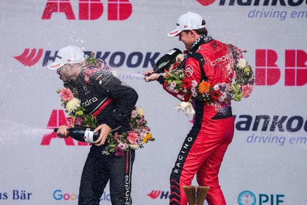 2025 FORMULA E MEXICO CITY ePRIX MORTARA Edoardo (swi), Mahindra Racing, Mahindra M12Electro, portrait and CASSIDY Nick (nzl), Citroën Racing Formula E Team, Citroën, portrait podium, portrait during the the Mexico City Paulo ePrix, 2nd round of the 2025-26 ABB FIA Formula E World Championship, WM, Weltmeisterschaft on the Autodromo Hermanos Rodriguez from January 8 to 10, 2025 in Mexico City, Mexico - Mexico CityMexico Copyright: xEricxAlonsox