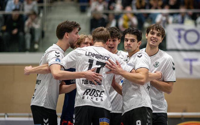 Volleyball, Season 2025 2026, 2 Bundesliga Nord, 10 01 2026, Matchday 14, Men, TuB Bocholt white vs Kieler TV red v l Ben Stoverink TuB Bocholt , Tom Luca Schluse Libero TuB Bocholt , Hauke Lehmbrock TuB Bocholt , Joke Johannig TuB Bocholt , Lukas Salimi TuB Bocholt , Bohdan Velychko TuB Bocholt , Bocholt Sporthalle West Nordrhein Westfalen Germany 260110_vb_tub-bocholt_kieler-tv_48148