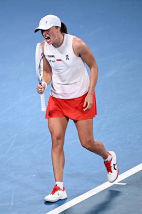 TENNIS UNITED CUP SYDNEY, Iga Swiatek of Poland celebrates winning the first set during her singles match against Belinda Bencic of Switzerland during the 2026 United Cup final between Poland and Switzerland at Ken Rosewall Arena in Sydney, Sunday, January 11, 2026. ( NO ARCHIVING, EDITORIAL USE ONLY SYDNEY NEW SOUTH WALES AUSTRALIA  Copyright: xDANxHIMBRECHTSx 20260111166564675685