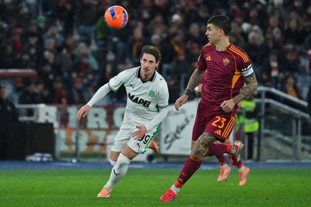 CALCIO - Serie A - AS Roma vs US Sassuolo Andrea Pinamonti of Sassuolo,Gianluca Mancini of AS Roma during the serie A Enilive match between AS Roma v Sassuolo at olimpico stadium in Rome, Italy, Jan 10th 2026. Mattia Vian Rome Italy  Copyright: xIPAxSport ABACAx