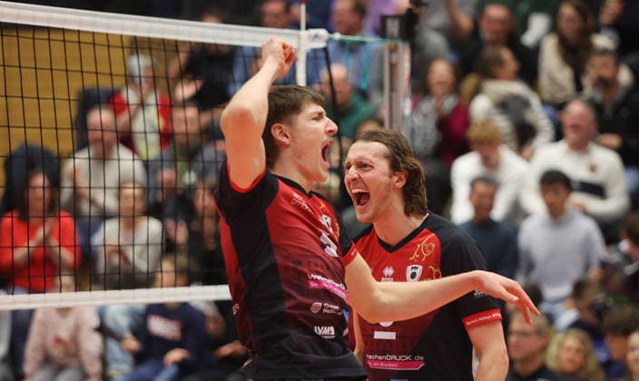 Ludwigsburg , Volleyball Bundesliga , Barock Volleys MTV Ludwigsburg vs FT 1844 Freiburg , from left Jan Huber Ben Simon Bonin Ludwigsburg