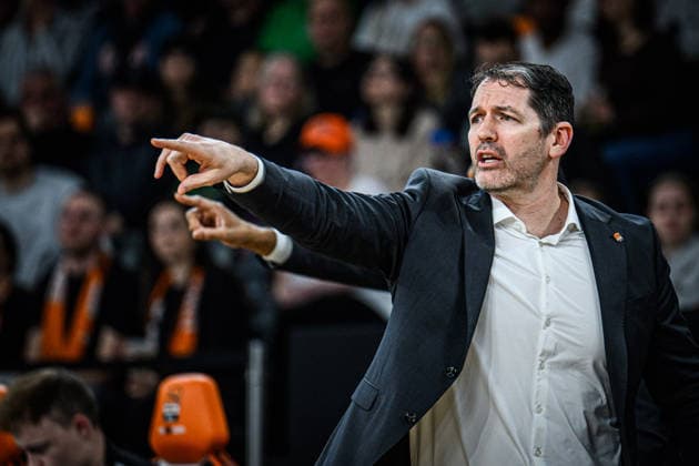 Neu Ulm, Germany, 10 01 26 Head Coach Ty Harrelson ratiopharm ulm gestures, gestures during the Basketball Bundesliga match between ratiopharm ulm vs Basketball Loewen Braunschweig at ratiopharm Arena on January 10, 2026 in Neu Ulm, Germany Photo by Harry Langer DeFodi Images ratiopharm Arena, Germany, 10 01 26 Head Coach Ty Harrelson ratiopharm ulm gestures during the Basketball Bundesliga match between ratiopharm ulm vs Basketball Loewen Braunschweig at Neu Ulm on January 10, 2026 in ratiopharm Arena, Germany Photo by Harry Langer DeFodi Images Photo by Harry Langer DeFodi Images