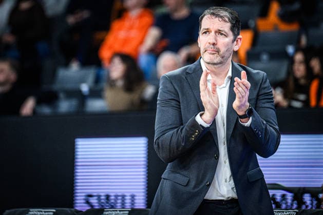 Neu Ulm, Germany, 10 01 26 Head Coach Ty Harrelson ratiopharm ulm gestures, gestures during the Basketball Bundesliga match between ratiopharm ulm vs Basketball Loewen Braunschweig at ratiopharm Arena on January 10, 2026 in Neu Ulm, Germany Photo by Harry Langer DeFodi Images ratiopharm Arena, Germany, 10 01 26 Head Coach Ty Harrelson ratiopharm ulm gestures during the Basketball Bundesliga match between ratiopharm ulm vs Basketball Loewen Braunschweig at Neu Ulm on January 10, 2026 in ratiopharm Arena, Germany Photo by Harry Langer DeFodi Images Photo by Harry Langer DeFodi Images