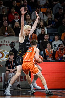 Neu Ulm, Germany, 10 01 26 Philipp Hartwich Basketball Loewen Braunschweig and Tobias Jensen ratiopharm ulm battle for the ball during the Basketball Bundesliga match between ratiopharm ulm vs Basketball Loewen Braunschweig at ratiopharm Arena on January 10, 2026 in Neu Ulm, Germany Photo by Harry Langer DeFodi Images ratiopharm Arena, Germany, 10 01 26 Philipp Hartwich Basketball Loewen Braunschweig and Tobias Jensen ratiopharm ulm battle for the ball during the Basketball Bundesliga match between ratiopharm ulm vs Basketball Loewen Braunschweig at Neu Ulm on January 10, 2026 in ratiopharm Arena, Germany Photo by Harry Langer DeFodi Images Photo by Harry Langer DeFodi Images