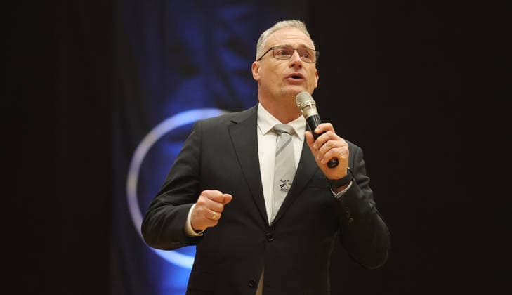 Ludwigsburg , Dancing Bundesliga Formation Standard , Jörg Weindl