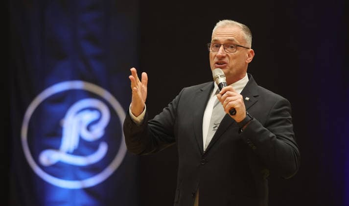 Ludwigsburg , Dancing Bundesliga Formation Standard , Jörg Weindl