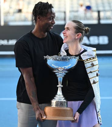 GaÃ«l Monfils and his wife Ukraine™s Elina Svitolina pose for a photo with the winning trophy after her singles final at the ASB Classic Women™s WTA250 tennis tournament at Manuka Doctor Arena, Auckland,New Zealand. Sunday 11 January 2026. Photo: Andrew Cornaga z Auckland New Zealand Copyright: xAndrewxCornaga x