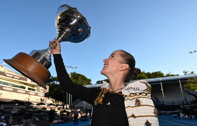 Ukraine™s Elina Svitolina poses for a picture after winning her the singles final at the ASB Classic Women™s WTA250 tennis tournament at Manuka Doctor Arena, Auckland,New Zealand. Sunday 11 January 2026. Photo: Andrew Cornaga z Auckland New Zealand Copyright: xAndrewxCornaga x