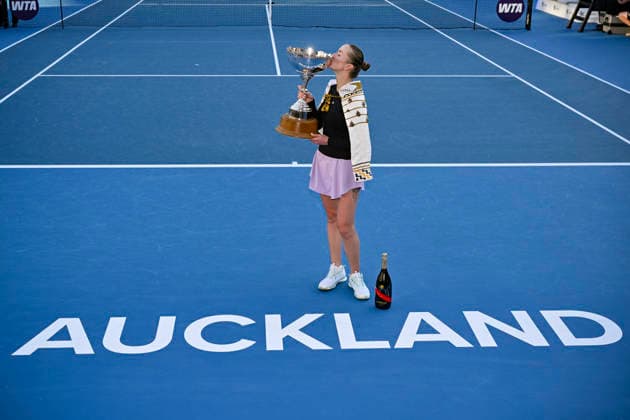 Elina Svitolina (UKR) kisses the trophy after winning the women s single final match of the ASB Classic Women™s WTA250 tennis tournament at Manuka Doctor Arena, Auckland, New Zealand on Sunday 11 January 2026. Photo credit: Alan Lee Auckland New Zealand Copyright: xAlanxLeex xx