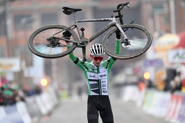 Belgian Championships 2026 Beringen BERINGEN, BELGIUM - JANUARY 11 : Becqué Mats wins during the Beringen Belgian Championships 2026 a cyclocross race for Men U17, U 17 (first year) on January 11, 2026 in Beringen, Belgium, 11 01 2026 ( Beringen Belgium  Copyright: xNicoxVereeckenx