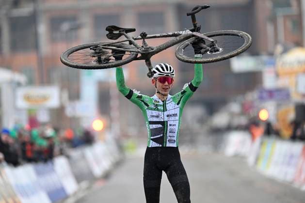 Belgian Championships 2026 Beringen BERINGEN, BELGIUM - JANUARY 11 : Becqué Mats wins during the Beringen Belgian Championships 2026 a cyclocross race for Men U17, U 17 (first year) on January 11, 2026 in Beringen, Belgium, 11 01 2026 ( Beringen Belgium  Copyright: xNicoxVereeckenx