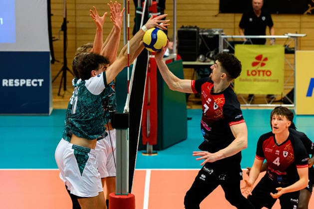 Ludwigsburg 1 BLM 25 26 MTV Ludwigsburg FT 1844 Freiburg Tim Koepfli Köpfli Ludwigsburg , Brendan Mills Freiburg im Block Ludwigsburg Innenstadtsporthalle Baden Württemberg Germany