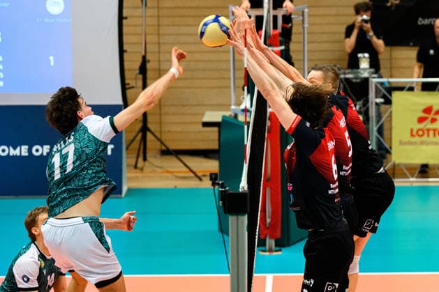 Ludwigsburg 1 BLM 25 26 MTV Ludwigsburg FT 1844 Freiburg from left Brendan Mills Hannover , Ben Simon Bonin Ludwigsburg , Jan Huber Ludwigsburg , Tomi Saarinen Ludwigsburg in the block Ludwigsburg Innenstadtsporthalle Baden Württemberg Germany