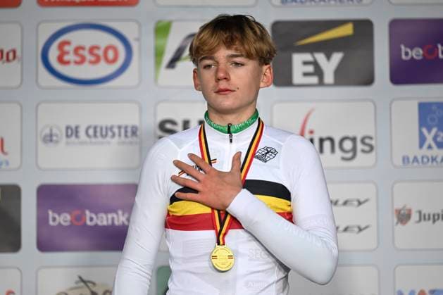 Belgian Championships 2026 Beringen BERINGEN, BELGIUM - JANUARY 11 : Becqué Mats pictured during the podium ceremony of the Beringen Belgian Championships 2026 a cyclocross race for Men U17, U 17 (first year) on January 11, 2026 in Beringen, Belgium, 11 01 2026 ( Beringen Belgium  Copyright: xNicoxVereeckenx