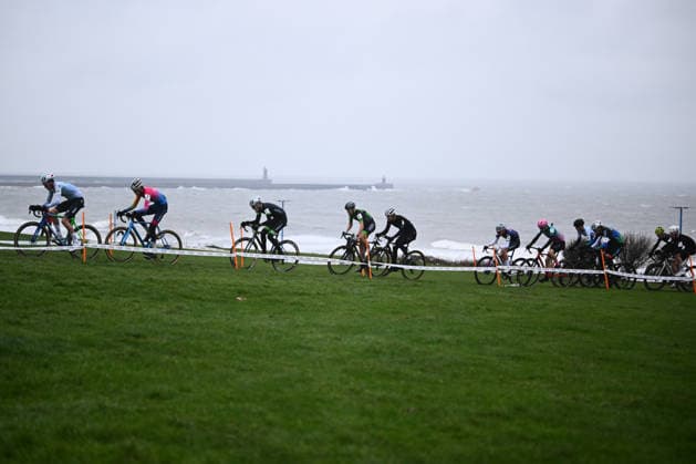 2026 Lloyds National Cyclo-cross Championships Picture by Olly Hassell SWpix.com - 11 01 2026 - Cycling - 2026 Lloyds National Cyclo-Cross Championships - Junior Open, Gypsies Green, South Shields, England, Copyright: x xSWpix.comx(t axPhotographyxHubxLtd)xOllyxHassell SWpix.comx SWP-3159-0265