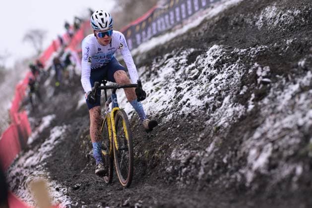 Belgian Tijl Vanhaverbeke pictured in action during the Novices second year men race at the Belgian Cyclocross Championships in Beringen on Sunday 11 January 2026. DAVIDxPINTENS  x155110644x
